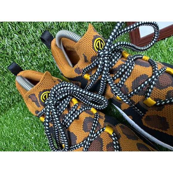 COLE HAAN ZEROGRAND - OVERTAKE LITE ANIMAL PRINT KNIT RUNNING SHOES - Women's 8 - Picture 2 of 6